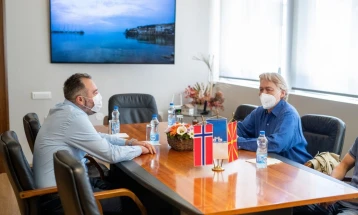 Норвешкиот амбасадор Јорн Јелстад во посета на Охрид
