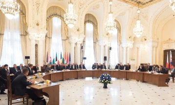 Бајден на виртуелен самит со НАТО членките од источна Европа 