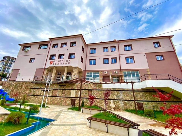 Вевчани меѓу првите отворени општини