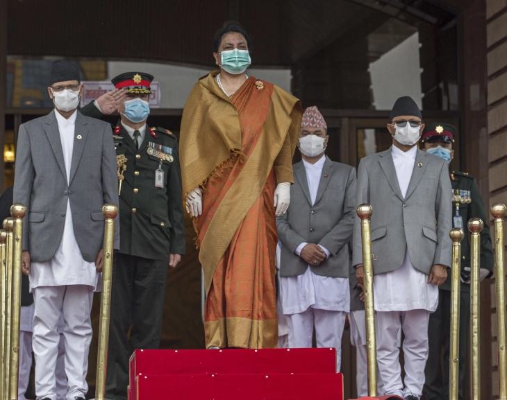 Претседателката на Непал го распушти Парламентот и најави нови избори во ноември