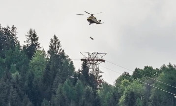 Најмалку 13 луѓе загинаа при уривање на жичарница во Италија (ДПЛ)