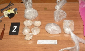 Пронајден хероин, кривична пријава против три лица