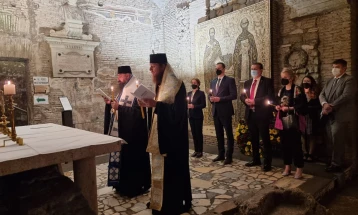 Македонска црковно-државна делегација се поклони на гробот на свети Кирил