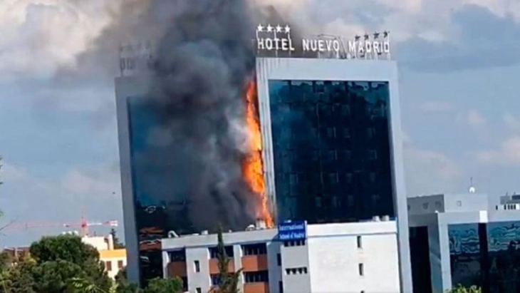 Голем пожар во хотел во Мадрид