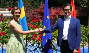 Претседателот Пендаровски на средба со амбасадорката Бенгстон по повод Националниот ден на Шведска