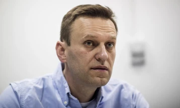 Навални вратен во затвор откако се опорави од штрајкот со глад
