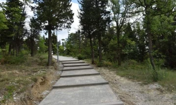 Нова пешачка патека во Градски парк Кавадарци 