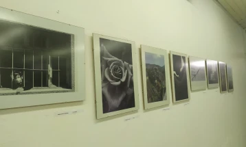 Отворена годишната изложба на уметнички фотографии на прилепскот Фото-кино клуб