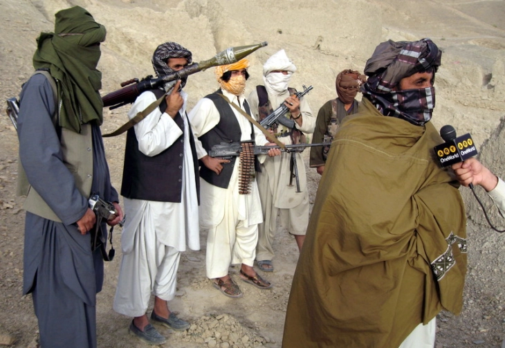 Талибанците тврдат дека зазеле стратешки важен премин на границата со Пакистан