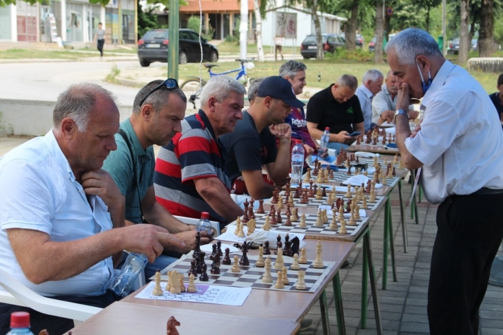 Во Демир Хисар се одржа шаховска симултантка во чест на Блаже Конески