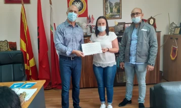 Доделени сертификати на 20 негуватели за помош и нега на стари лица од Кичево