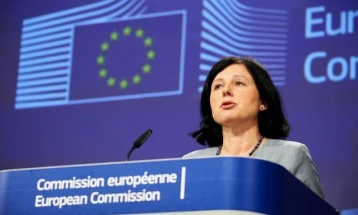 Јурова: Загрижува состојбата во правосудството и медиумите во некои земји-членки на ЕУ