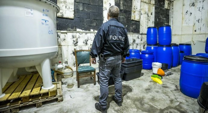 Во Холандија откриена најголемата лабораторија за синтетичка дрога во историјата