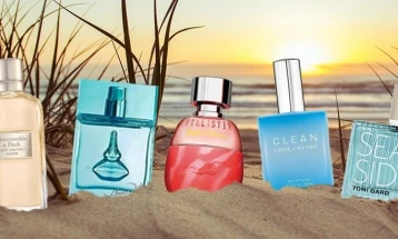 Пет парфеми со кои мирисот на лето ќе трае подолго