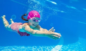 Пливањето може да го збогати речникот на децата