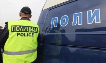 Полицијата приведе 35-годишен скопјанец баран со потерница