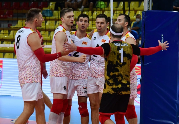 Македонските одбојкари со пораз од домаќинот Финска го почнаа Европското првенство