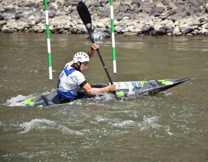 Државно јуниорско првенство во кајак на диви води на Вардар во Велес