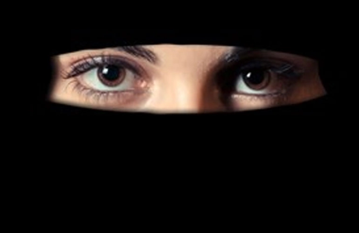 Талибанците им дозволија на девојките да студираат со задолжително носење абаја со никаб