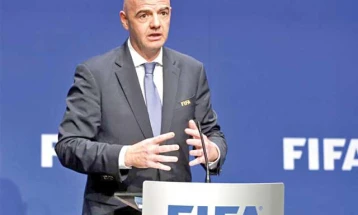 ФИФА не исклучува светски првенства на секои две години