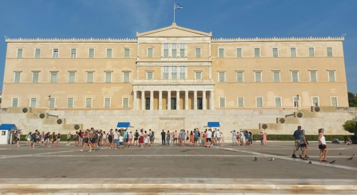 Од денеска во сила новите мерки и рестрикции за невакцинираните во Грција, важат и за туристите