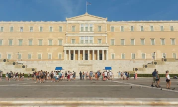 Од денеска во сила новите мерки и рестрикции за невакцинираните во Грција, важат и за туристите
