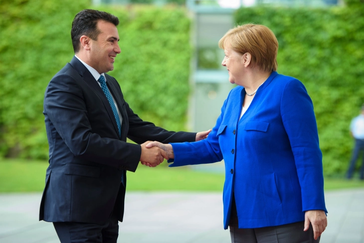 Заев утре во Тирана ќе присуствува на средбата на Меркел со лидерите од Западен Балкан