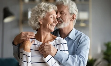 Сексуално активните луѓе со над 50 години имаат подобро помнење