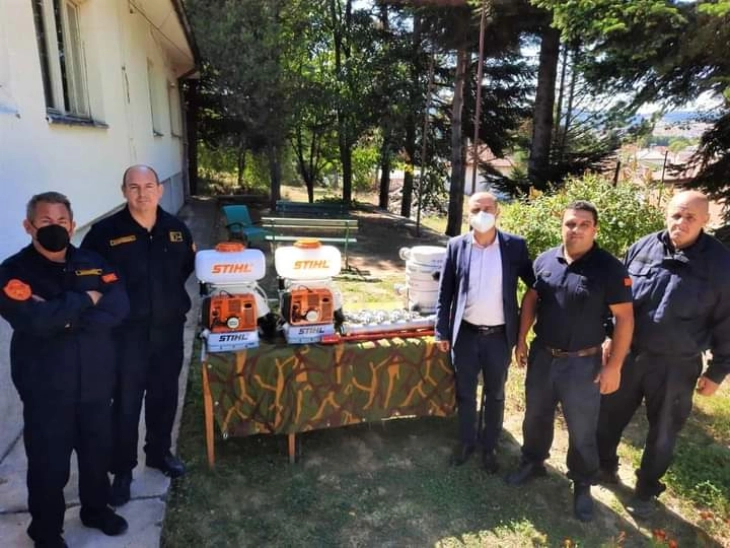 Беровските пожарникари добија донација од противпожарна опрема