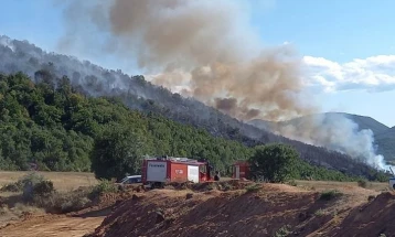 Пожарот на Јабланица четврти ден активен