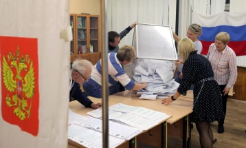 „Единствена Русија“ со убедливо водство на парламентарните избори во Русија