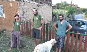 Волонтери развиваат одржливи практики во делчевското село Стар Истевник - од семе до тегла