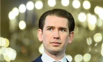 Австриската опозиција бара оставка од Курц