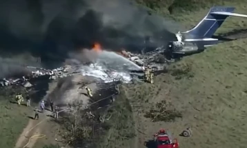 Се запали авион во Тексас, сите патници преживеаја