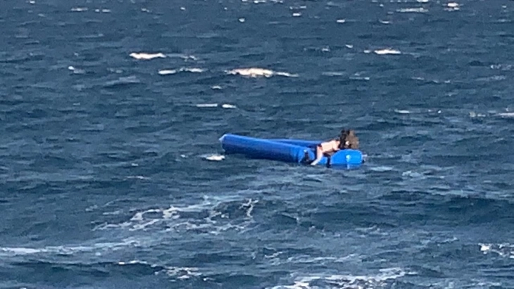 Четири деца загинаа во потонатиот чамец со бегалци и мигранти во близина на грчкиот остров Хиос