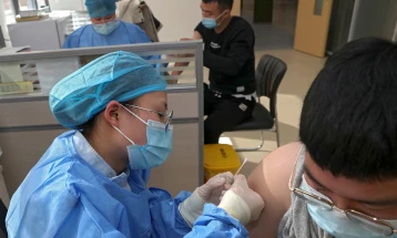 Кина вакцинираше повеќе од милијарда луѓе