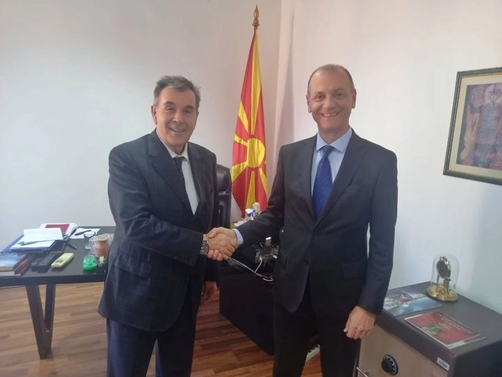 Амбасадор Марковски се сретна со српскиот амбасадор Вукчевиќ