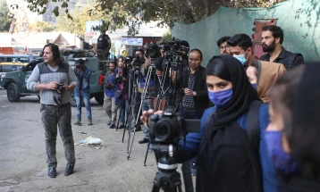Авганистански новинар ослободен со посредство по краток притвор и малтретирање