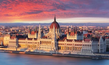 Келнери измамници фатени на дело во Будимпешта