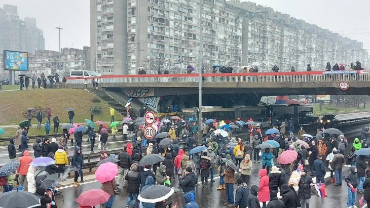 Во Србија блокади на патиштата во повеќе градови против рудникот за литиум на Рио Тинто