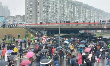 Во Србија блокади на патиштата во повеќе градови против рудникот за литиум на Рио Тинто