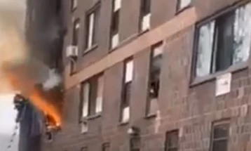 Голем пожар во зграда во Њујорк, најмалку 54 повредени