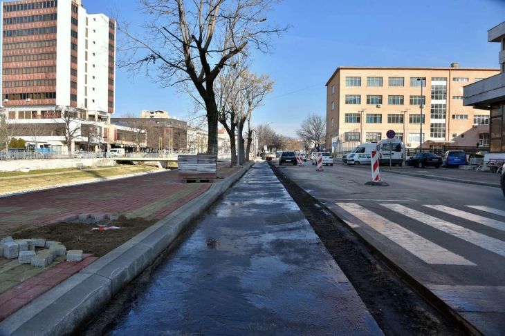 Завршува изградбата на првата фаза од пешачките конзоли во Штип