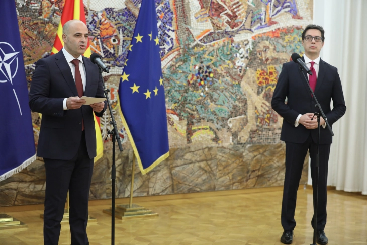 Изјава на премиерот Ковачевски по средбата со претседателот Пендаровски (во живо)