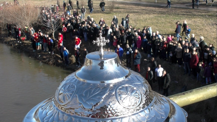 Штип се подготвува за празникот Богојавление - Водици