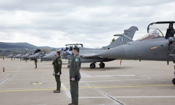 Шесте француски воени авиони Рафал пристигнаа во Грција