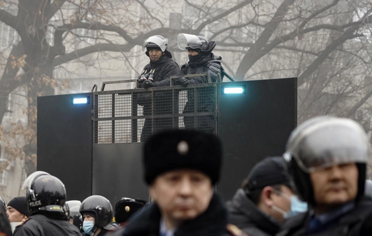 Отпуштен министерот за одбрана на Казахстан, руските војници ја напуштаат земјата