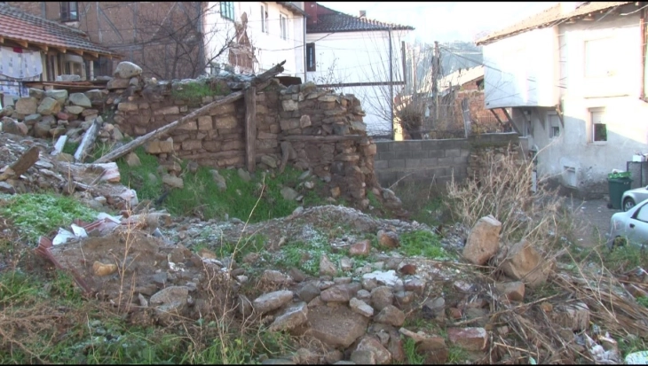 Пропаѓаат старите куќи во историското штипско Ново Село