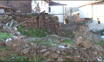 Пропаѓаат старите куќи во историското штипско Ново Село