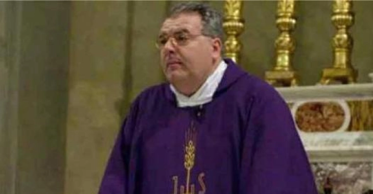 Поранешниот свештеник „Дон Евро“ осуден на 7,5 години затвор за изнуда од бискуп и трошеше парохиски пари на забави и дијаманти